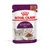 Sachet Royal Canin Sensory Feel pour chat, 85 g, morceaux en sauce. Image d’un chat gris et de la nourriture visible sur l’emballage. Texte : Feline Health Nutrition.
