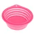 Gamelle ronde pliante en silicone rose, rebords striés, trou d’attache visible sur le bord. Aucun texte ou marque apparente.