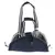 Sac de transport pour animaux, tissu matelassé bleu et gris, anses rayées noires et blanches, mousqueton intérieur visible, ouverture sur le dessus.