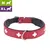 Collier pour chien en cuir rouge avec croix blanches, boucle métallique. Tailles indiquées : M et XL, pictogrammes de chiens correspondants.