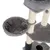 Arbre à chat gris avec paniers en tissu, poteaux recouverts de sisal et balle suspendue. Plateformes et niche visibles sur plusieurs niveaux.