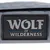 Wolf of Wilderness. Logo značky na šedém textilním pozadí.