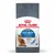 Confezione Royal Canin Care Light Weight per gatti, testo visibile: 'Helps limit weight gain', 'over 90% of cats achieved a healthy weight in 8 weeks', immagine di un gatto.