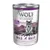 Conservă Wolf of Wilderness Senior Wild Hills, 100% grain-free, rață și vițel cu fructe de pădure, rădăcini și ierburi sălbatice, 400 g. Imagine cu lup pe fundal montan.