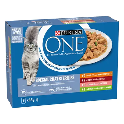 Purina ONE Spécial Chat Stérilisé, 8 x 85g. Pachet cu plicuri: 2x pui și fasole verde, 2x vită și morcovi, 2x somon și morcovi, 2x curcan și fasole verde. Text în limba franceză.