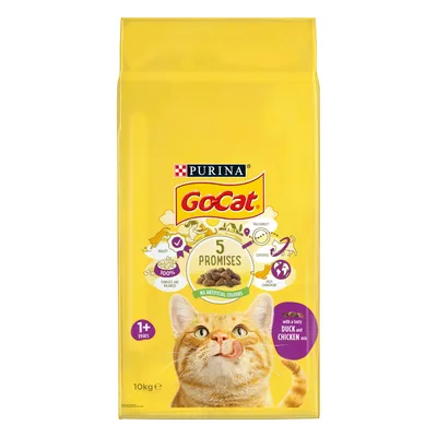 GoCat dry food, 10kg bag, for 1+ years, features five promises: quality, traceability, expertise, 100% complete and balanced, no artificial colours, with duck and chicken mix.