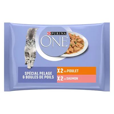 Purina ONE Spécial pelage & boules de poils, x2 au poulet, x2 au saumon. Image d’un chat et d’une assiette de nourriture visible sur l’emballage.