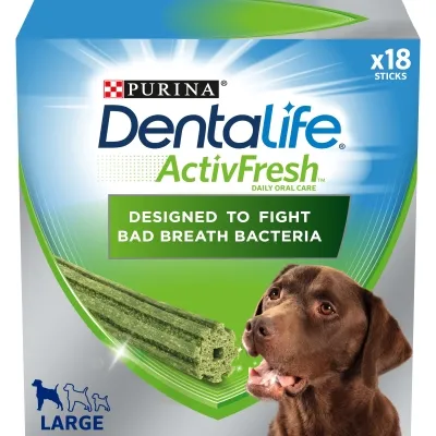 Purina Dentalife ActivFresh, x18 sticks, designed to fight bad breath bacteria, large size, daily oral care. Image shows product stick and dog. Visible text as shown.