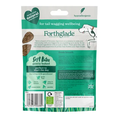 Forthglade Soft Bites gently baked treats, grain free, with yucca extract, peppermint and parsley for fresh breath. Hypoallergenic, made with natural ingredients. 90g pack.