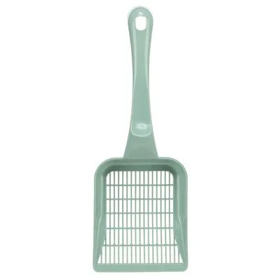 Groene kattenbakschep van plastic met rechthoekige, geperforeerde schep en lang handvat met ophangoog.