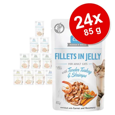 Brit Care Fillets in Jelly for Adult Cats, Tender Turkey & Shrimps, 24 x 85 g. Synligt billede af kat og foder med gulerod og rosmarin. Tekst: enriched with Carrot and Rosemary.