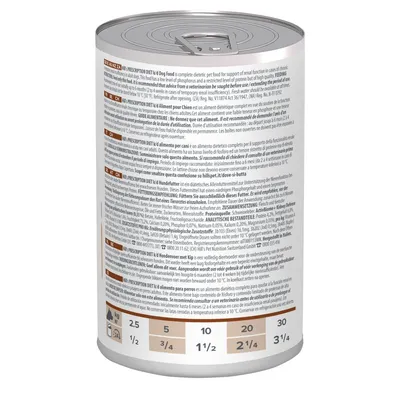 Tabela dawkowania karmy mokrej dla psa: 2,5 kg – 1/2 puszki, 5 kg – 3/4, 10 kg – 1 1/2, 20 kg – 2 1/4, 30 kg – 3 1/4 dziennie. Widoczny tekst w kilku językach.