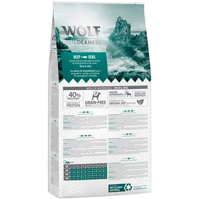 Balení Wolf of Wilderness Deep Seas, 40 % čerstvého masa, bez obilovin, tabulka krmení podle hmotnosti psa, recyklovatelný obal, anglický text s informacemi o složení a výrobci.