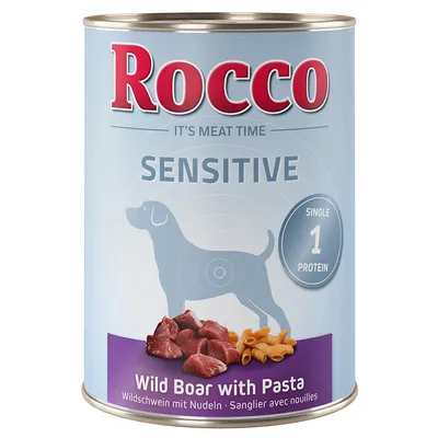 Rocco Sensitive Wild Boar with Pasta, Single 1 Protein, Sanglier avec nouilles. Illustration de morceaux de viande et pâtes sur la boîte. Texte en anglais et français visible.