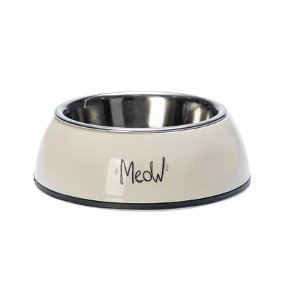 Karlie Yaren macskatál