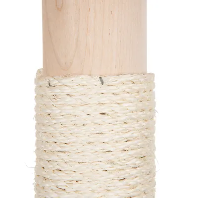 Holzpfosten mit umwickeltem Sisalseil, geeignet für Kratzbäume oder ähnliche Anwendungen.