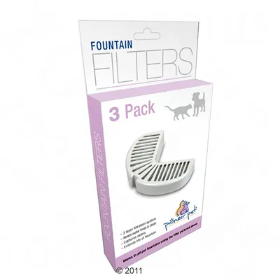 Boîte de filtres pour fontaine Pioneer Pet, texte visible : 'Fountain Filters', '3 Pack', illustration chat et chien, filtre blanc en demi-cercle montré sur l’emballage.