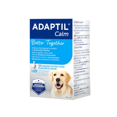 ADAPTIL Calm Better Together, helpt je hond gerust te stellen in stressvolle situaties, 30 dagen flacon, 48 ml. Veterinary recommended, clinically proven staat op de verpakking.