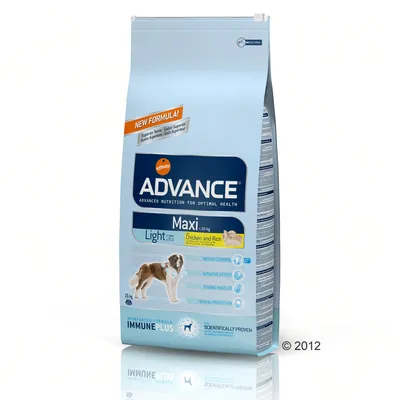 Advance Maxi Light >30 kg Chicken and Rice tørfoder til hund, 15 kg pose. Synlig tekst: Weight Control, Satiating Effect, Strong Muscles, Dental Protection, Immune Plus.