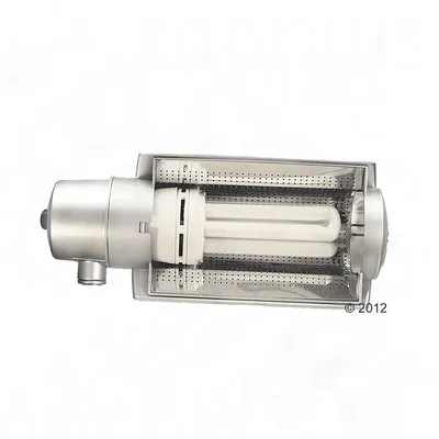 Silberne UV-Lampe mit perforierter Abdeckung, geeignet für Wasserfilter oder Aquarien. Sichtbare Glühbirne und Gehäuse aus Metall.