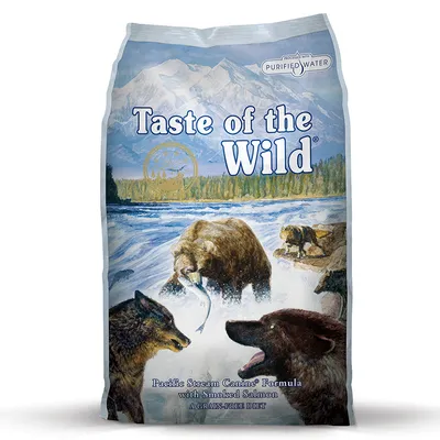 Taste of the Wild Pacific Stream Canine Formula with Smoked Salmon, A Grain-Free Diet feliratú kutyatáp csomagolás, hegyi és állatos illusztrációval, Purified Water jelöléssel.