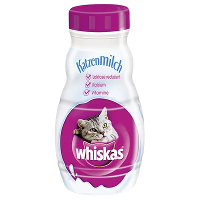 Embalagem de leite para gatos Whiskas com texto em alemão: Katzenmilch, Laktose reduziert, Kalzium, Vitamine. Imagem de um gato cinzento e logótipo Whiskas visíveis.