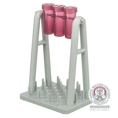 Grijs kunststof spel met drie roze draaibare buisjes en een basis met staafjes. Zegel: Animal Welfare Compliant, Inspection Number 20171041 zichtbaar rechtsonder.