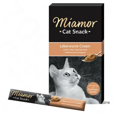Συσκευασία Miamor Cat Snack Leberwurst-Cream με εικόνα γάτας, κουταλάκι με κρέμα και ορατό κείμενο στα γερμανικά: Lecker-Leber Spezialcreme, Stoffwechsel anregend.
