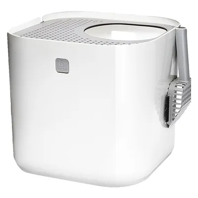 Mookat kattenbak van wit plastic met bovenin een rond gat en bijgeleverde grijze schep aan de zijkant bevestigd. Merknaam 'mookat' zichtbaar op de voorkant.