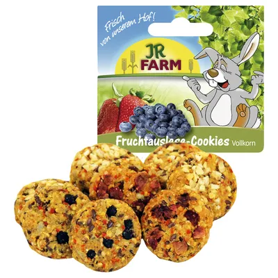 JR Farm Fruchtauslese-Cookies Vollkorn, frisch von unserem Hof. Verpackung mit Erdbeeren und Blaubeeren sowie Bild eines Hasen. Sichtbare Cookies mit Früchten und Körnern.