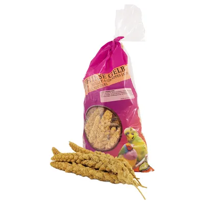 Bolsa de mijo amarillo en rama para aves, con ventana transparente mostrando el producto y fotos de pájaros en el envase. Texto visible: 'JAPANISCHE GELB'.