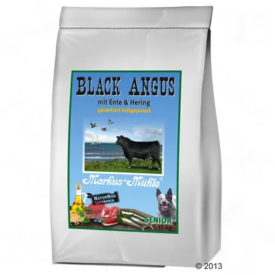 Saco de pienso Markus-Mühle Black Angus mit Ente & Hering, garantizado kaltgepresst, SENIOR 15 kg. Imagen de vaca negra, pato, arenque, carne, aceite y perro en el envase.