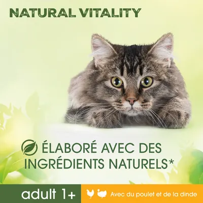 NATURAL VITALITY, élaboré avec des ingrédients naturels*, adult 1+, avec du poulet et de la dinde. Texte en français belge visible sur l’image.