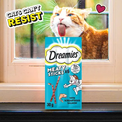 Dreamies Adult Cat Meaty Sticks with Scrumptious Salmon - 30g