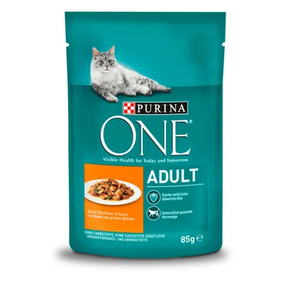 Purina ONE ADULT, kawałki w sosie z kurczakiem i zieloną fasolką, 85 g. Bez barwników, sztucznych konserwantów i aromatów. Widoczny kot na opakowaniu.
