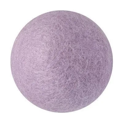 Ronde paarse bal van viltmateriaal, zonder zichtbaar merk of tekst.