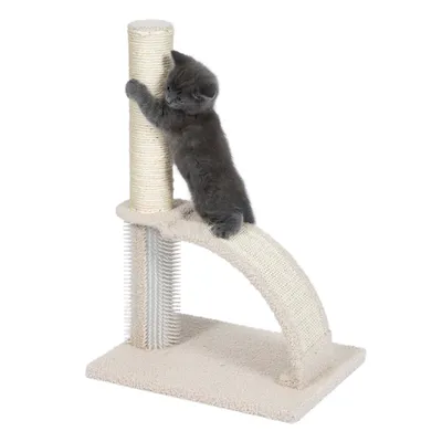 Arbre à chat beige avec poteau en sisal, arche recouverte de tissu et brosse verticale, chaton gris grimpant sur le poteau. Base rectangulaire recouverte de tissu.