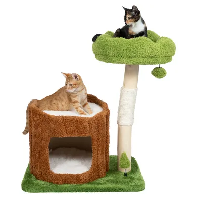Árbol rascador con zona de descanso verde, cueva marrón y poste rascador de sisal. Dos gatos muestran el uso: uno sobre la cueva, otro en la zona de descanso.