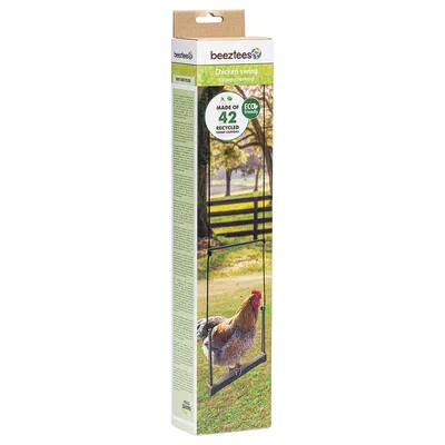 Beeztees Kippenschaukel aus 42 recycelten Getränkekartons, umweltfreundlich. Verpackung zeigt Huhn auf Schaukel in grünem Aussenbereich.