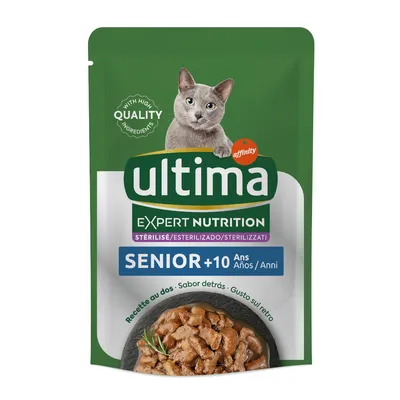 Ultima Expert Nutrition Senior +10 voor gesteriliseerde katten, met hoogwaardige ingrediënten. Recept op de achterkant. Affinity merklogo zichtbaar.