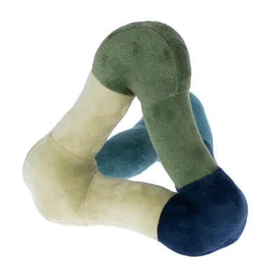 Jouet pour animal en tissu peluche, forme triangulaire avec sections bleu foncé, vert et beige. Aucune marque ou texte visible.