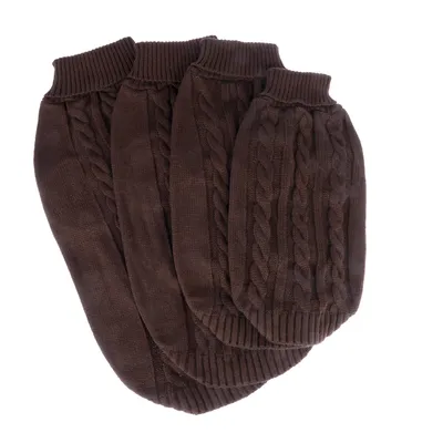 Quatre pulls pour chien en maille marron, motif torsadé, présentés côte à côte pour montrer différentes tailles.