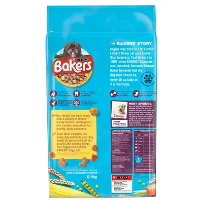 Back of Bakers dry food pack showing feeding guidelines, nutritional highlights, ingredient summary, and product story. Includes daily feeding table by dog weight and key benefits.