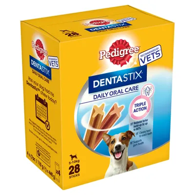 Pedigree Dentastix Daily Oral Care för hundar 5-10 kg, 28 sticks. Triple Action: minskar tandstensbildning, rengör svåråtkomliga tänder, stödjer tandköttshälsa.