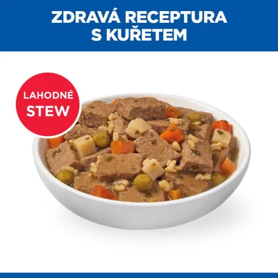 Zdravá receptura s kuřetem, chutné dušené. Miska s kousky masa, hráškem, mrkví a dalšími ingrediencemi je viditelná.