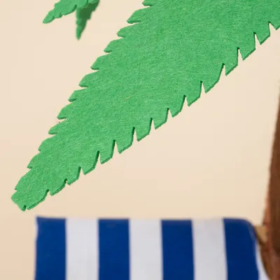 TIAKI krabpaal palmboom met gestreepte hangmat TIAKI krabpaal palmboom met gestreepte hangmat