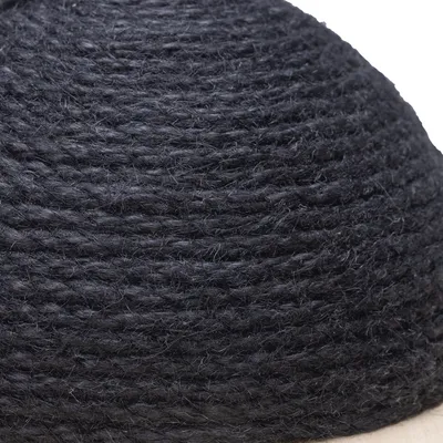 Designed by Lotte Balle en bois pour chat Baya Designed by Lotte Balle en bois pour chat Baya