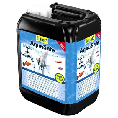 Tanica Tetra AquaSafe, etichetta con immagini di pesci, rubinetto e testo visibile: 'AquaSafe', 'ANTI-STRESS', 'IMPROVED FORMULA'.
