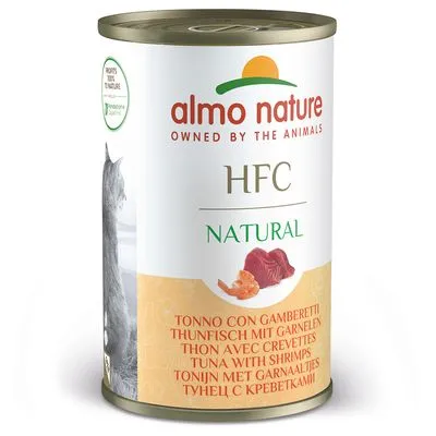 almo nature HFC Natural tonijn met garnaaltjes, afbeelding van tonijn en garnalen op het etiket, tekst in meerdere talen zichtbaar op blik kattenvoer