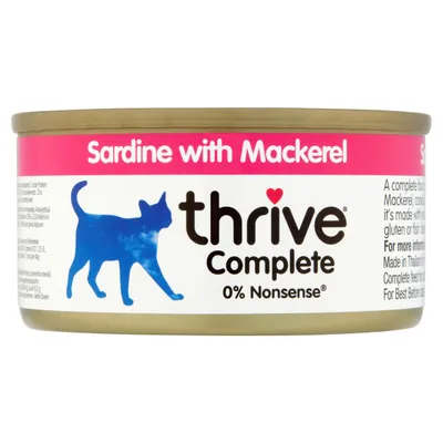 Thrive Complete karma dla kotów, sardynka z makrelą, 0% Nonsense. Puszka z różową etykietą i niebieskim motywem kota.